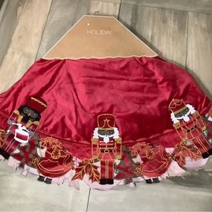 Red Velvet (African American) Nutcracker Christmas Tree Skirt